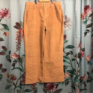 NWT- Hollister women ultra High-Rise Corduroy pants - R17/33 - light brown/gold